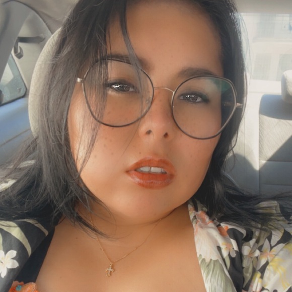 Meet your Posher, Yessi - Picture 1 of 1